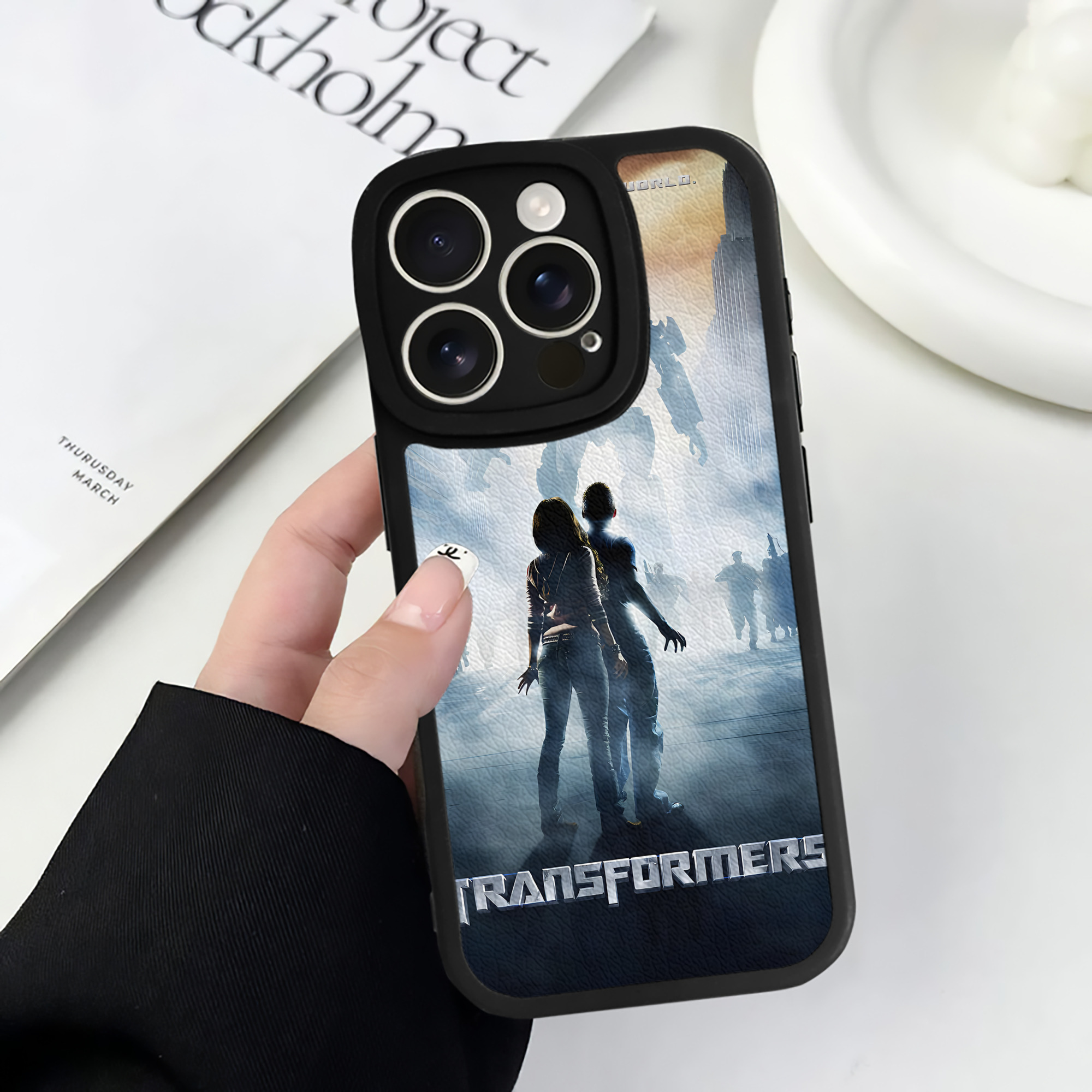 （画像用） Transformers トランスフォーマー 【iPhone 16シリーズ対応】シリコンスマホケース（レザー調） 材質：シリコン
